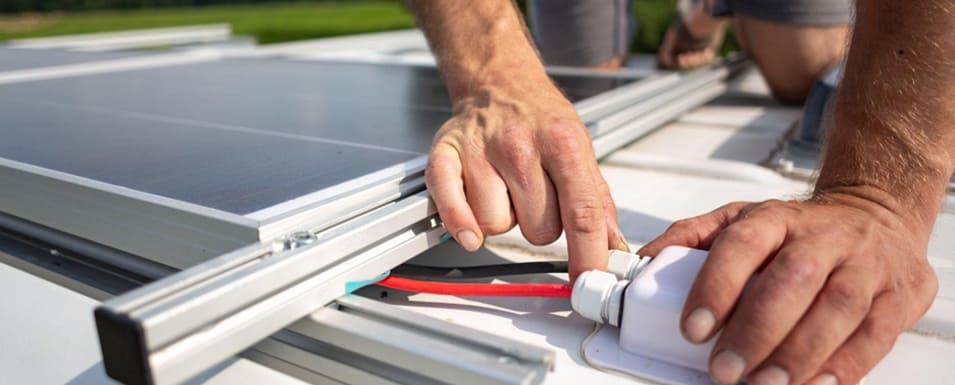 Our Guide To Understanding Series vs Parallel Solar Panel Wiring